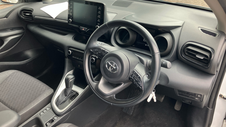 Toyota Yaris 1.5 Hybrid Design 5dr CVT Hybrid Hatchback